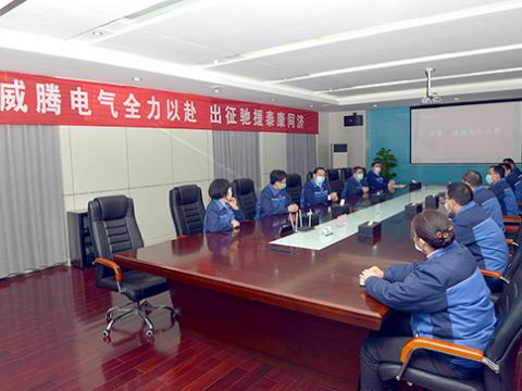 冰球突破逆行者“亮剑」伧援湖北