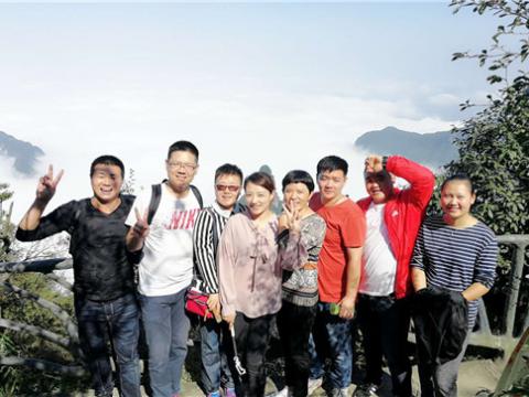 冰球突破集团2016年度先进员工张家界之旅